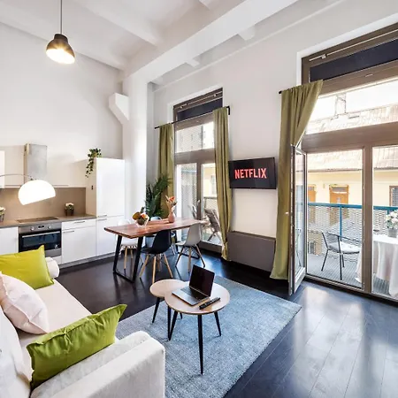 Apartamento 2-level On Krizikova Near The Metro *