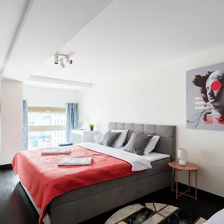 Apartamento 2-level On Krizikova Near The Metro Praga