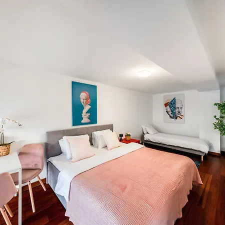 Apartamento 2-level On Krizikova Near The Metro Praga
