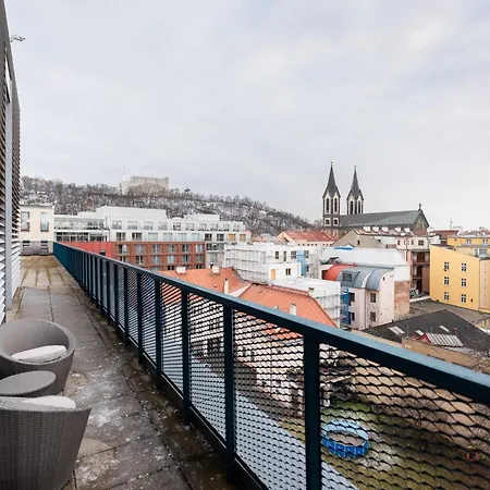 2-level On Krizikova Near The Metro Praga