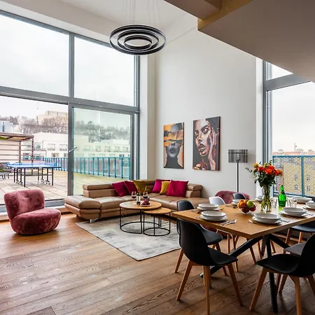 Apartament 2-level On Krizikova Near The Metro *