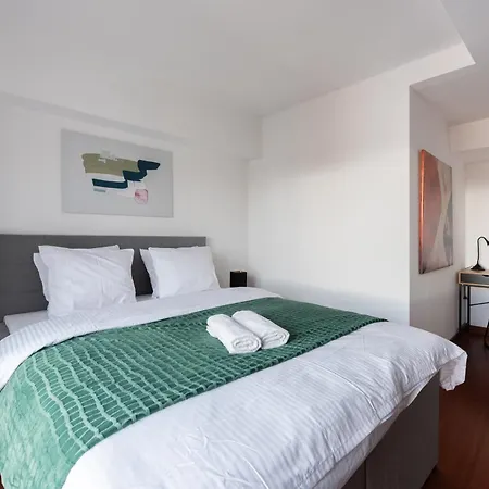 Apartament 2-level On Krizikova Near The Metro Praga