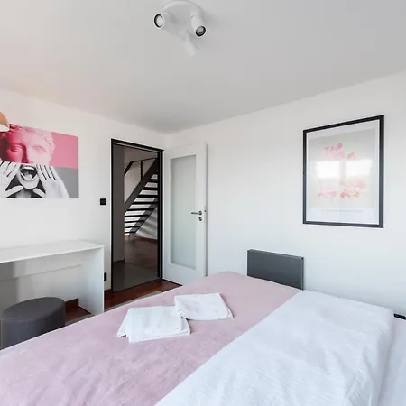 Apartamento 2-level On Krizikova Near The Metro *