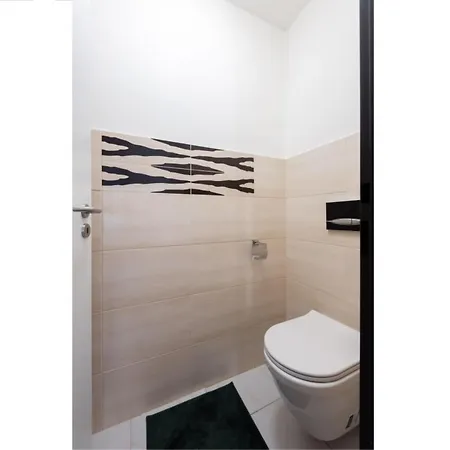 Apartament 2-level On Krizikova Near The Metro