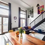 아파트 2-level On Krizikova Near The Metro *
